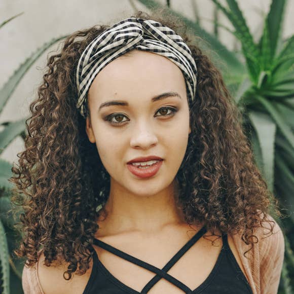 Checkered Twist Headband: Black - SPARROW