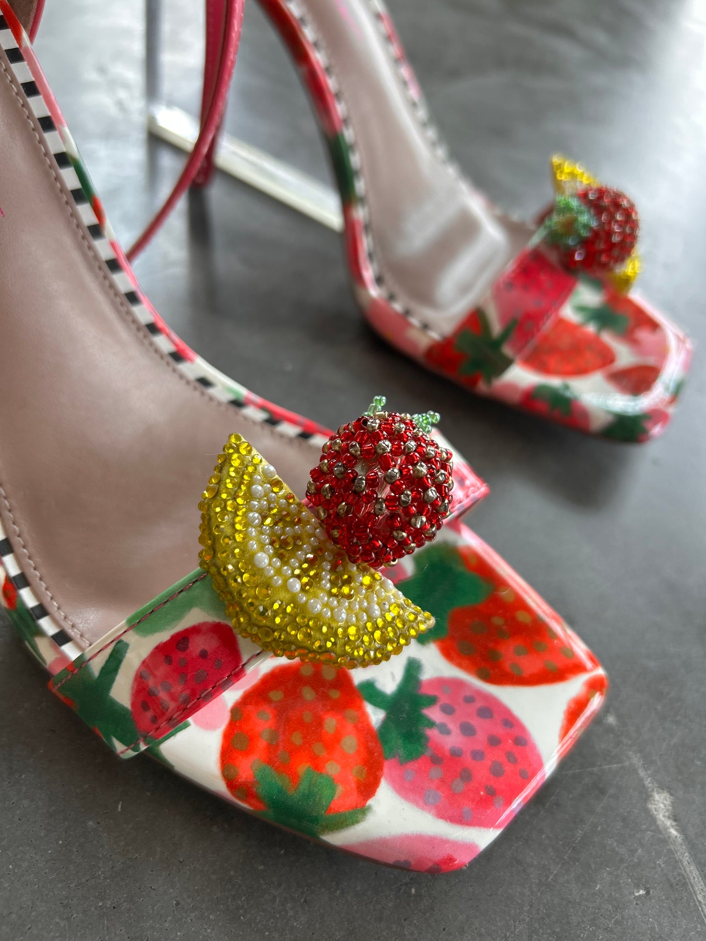 Preloved Betsey Johnson Harlen Sandals