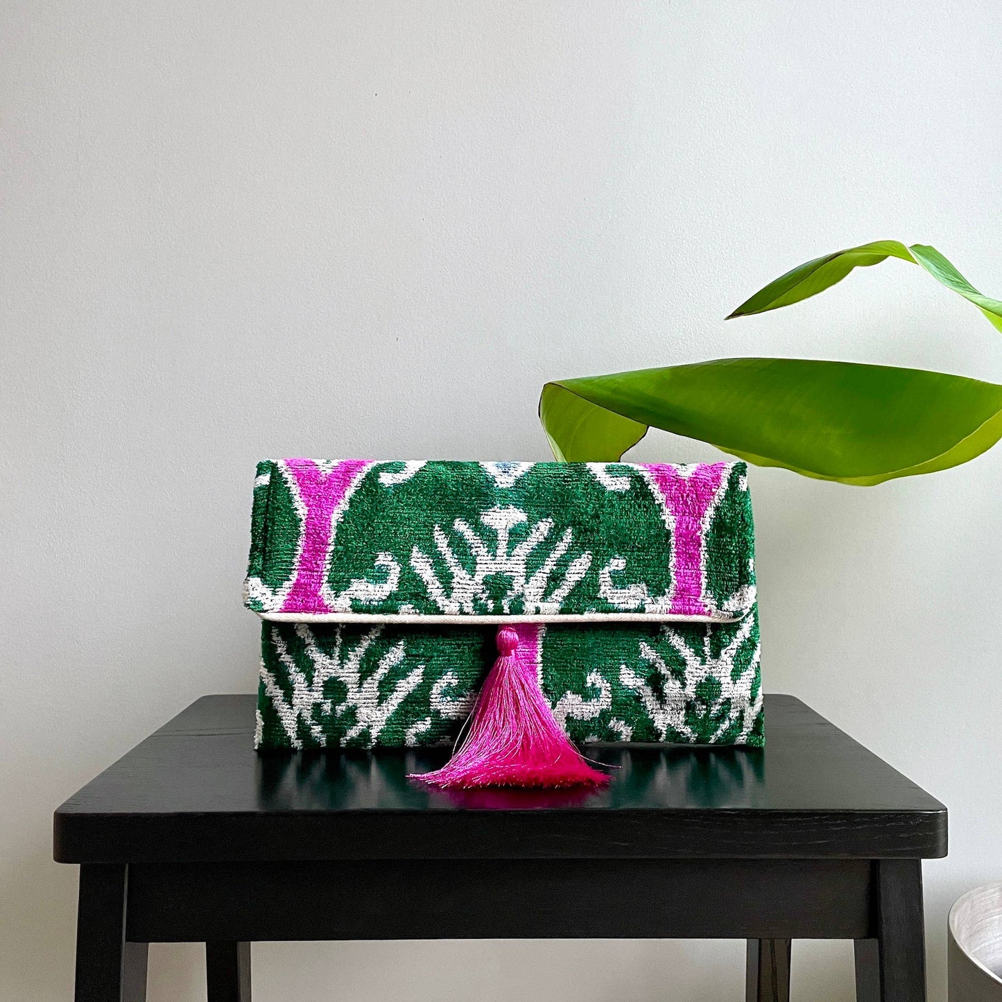 Ikat Clutch Bag Sperlonga: With gold chain