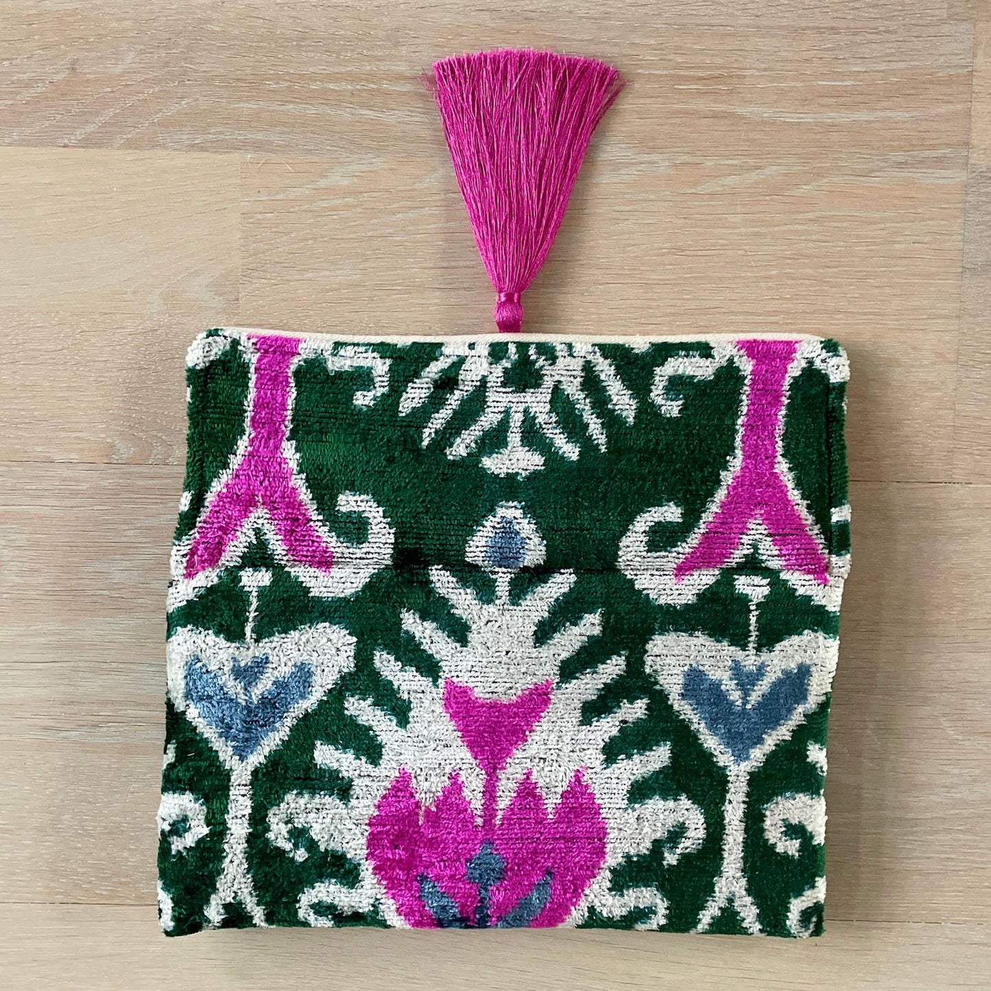 Ikat Clutch Bag Sperlonga: With gold chain