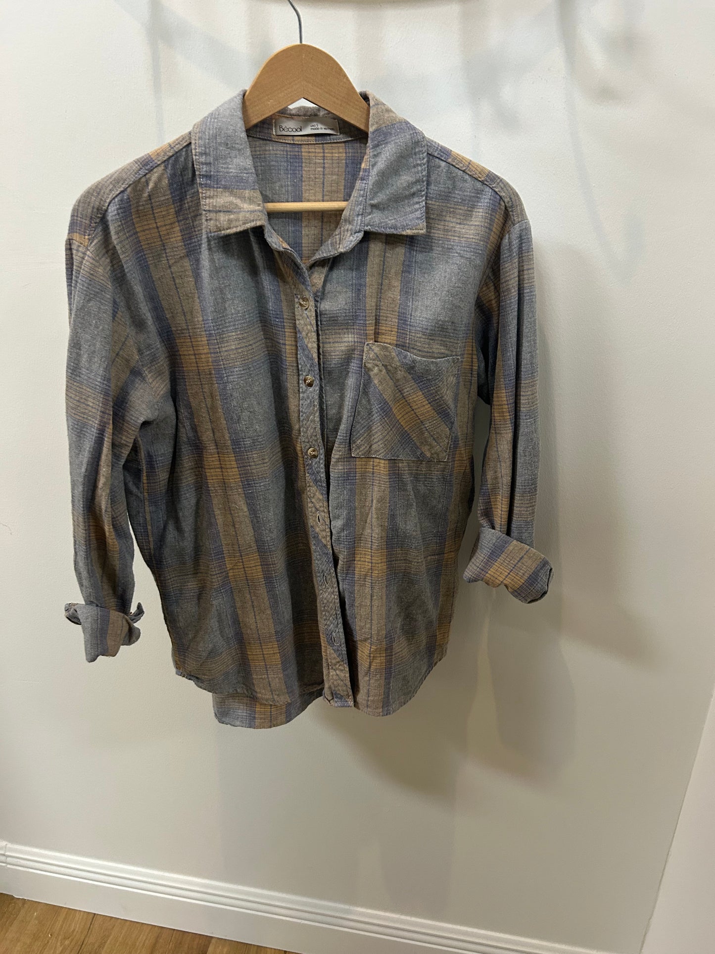 Pre loved flannel top size S