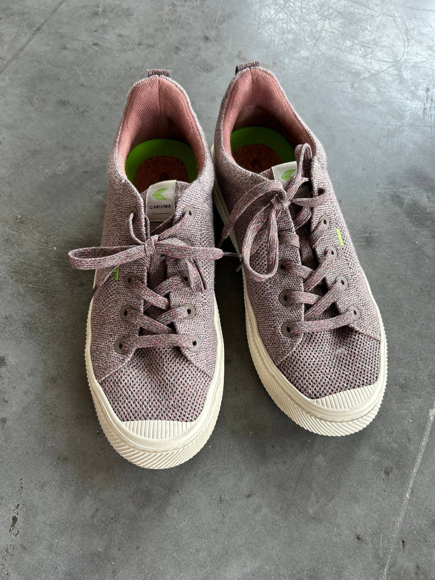 Preloved Cariuma IBI Low Knit Sneaker