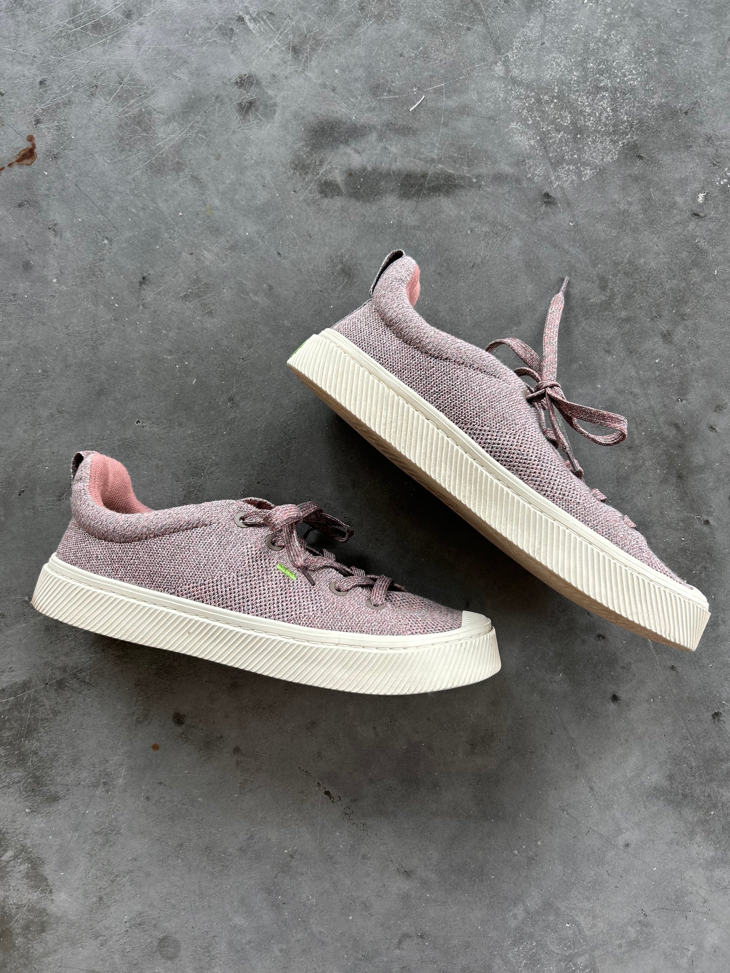Preloved Cariuma IBI Low Knit Sneaker