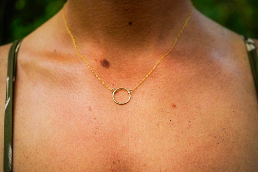 Sting Bling Infinity Necklace - Gold