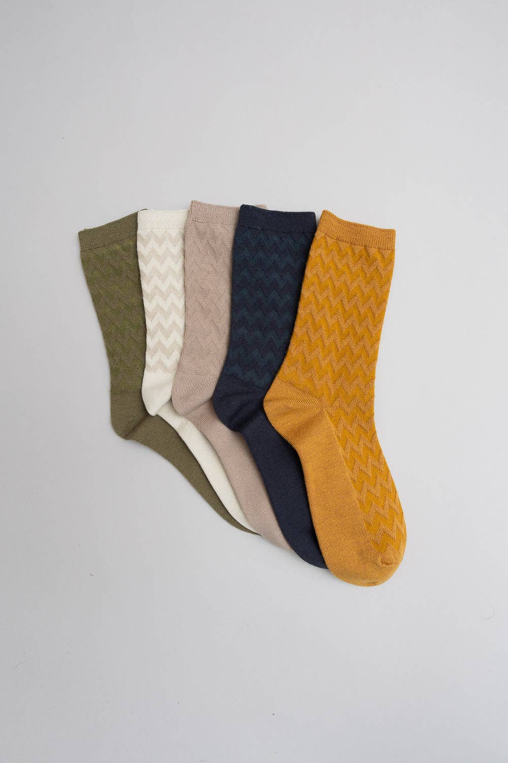 Zig Zag Pattern Socks: Taupe