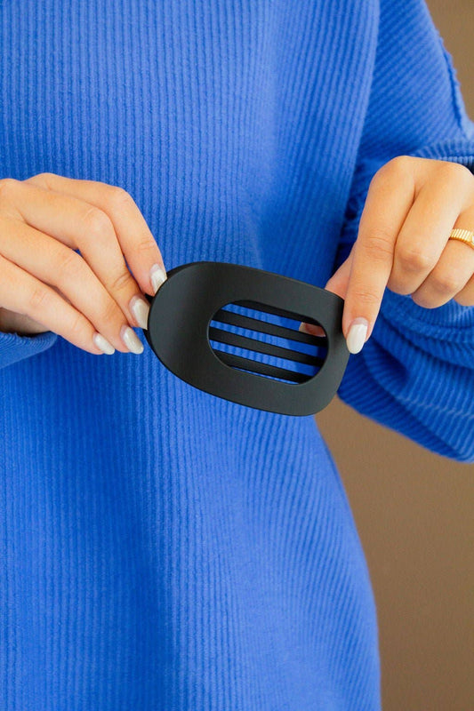 Circle Cutout Flat Claw Clip: Black - SPARROW