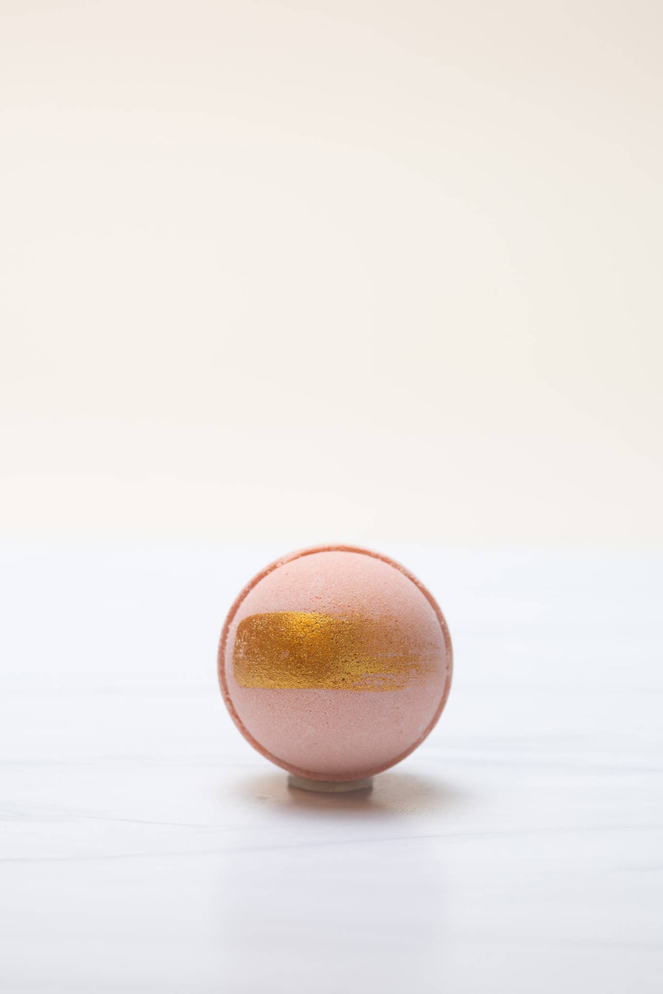 Milk & Honey - Gold decorated Bath Bomb