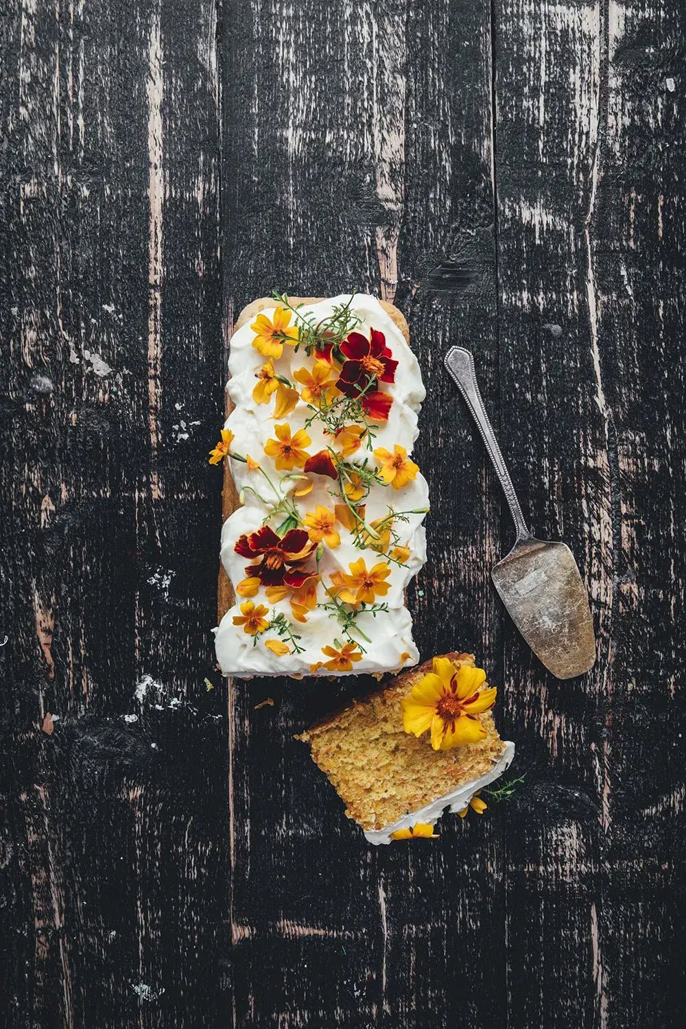 Flowers On A Plate - SPARROW