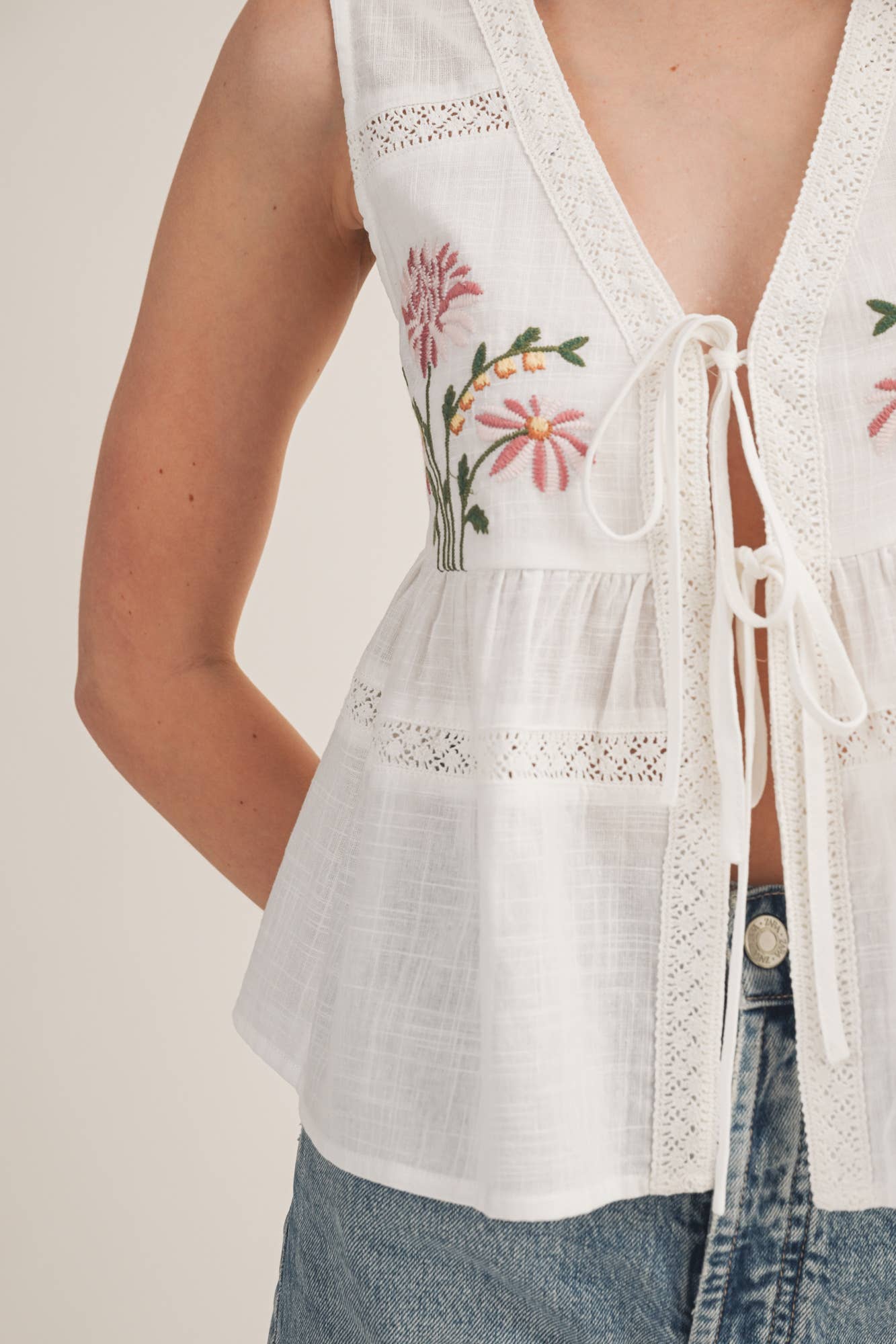 Grayce Floral Tie - Front Top - SPARROW