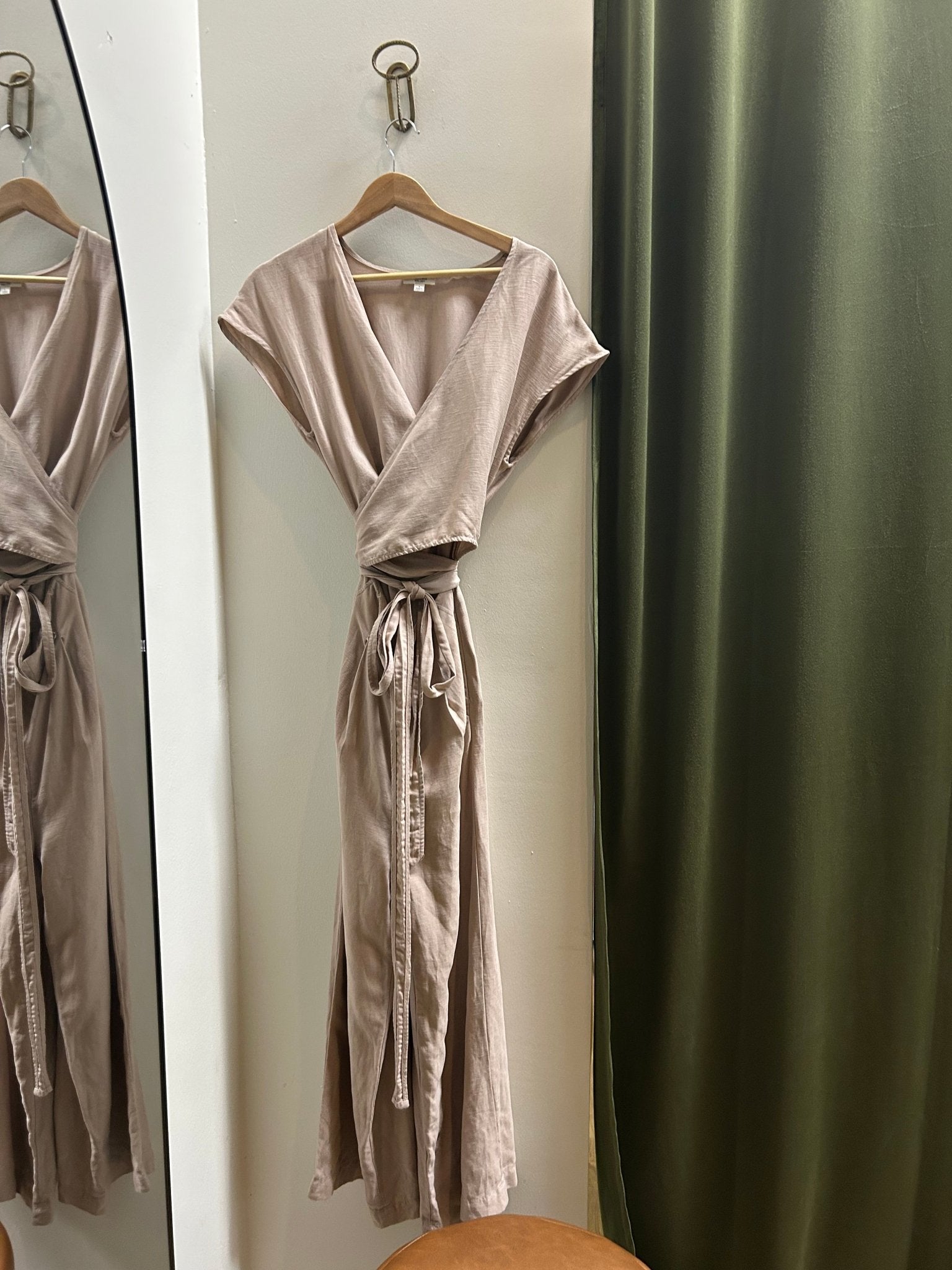 Pre loved linen jumpsuit size 6 - SPARROW