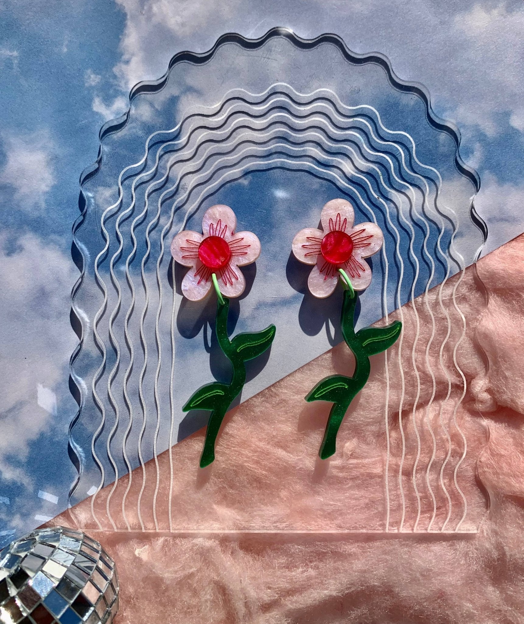 Wavy Daisies Earrings - SPARROW