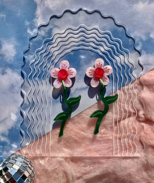 Wavy Daisies Earrings - SPARROW