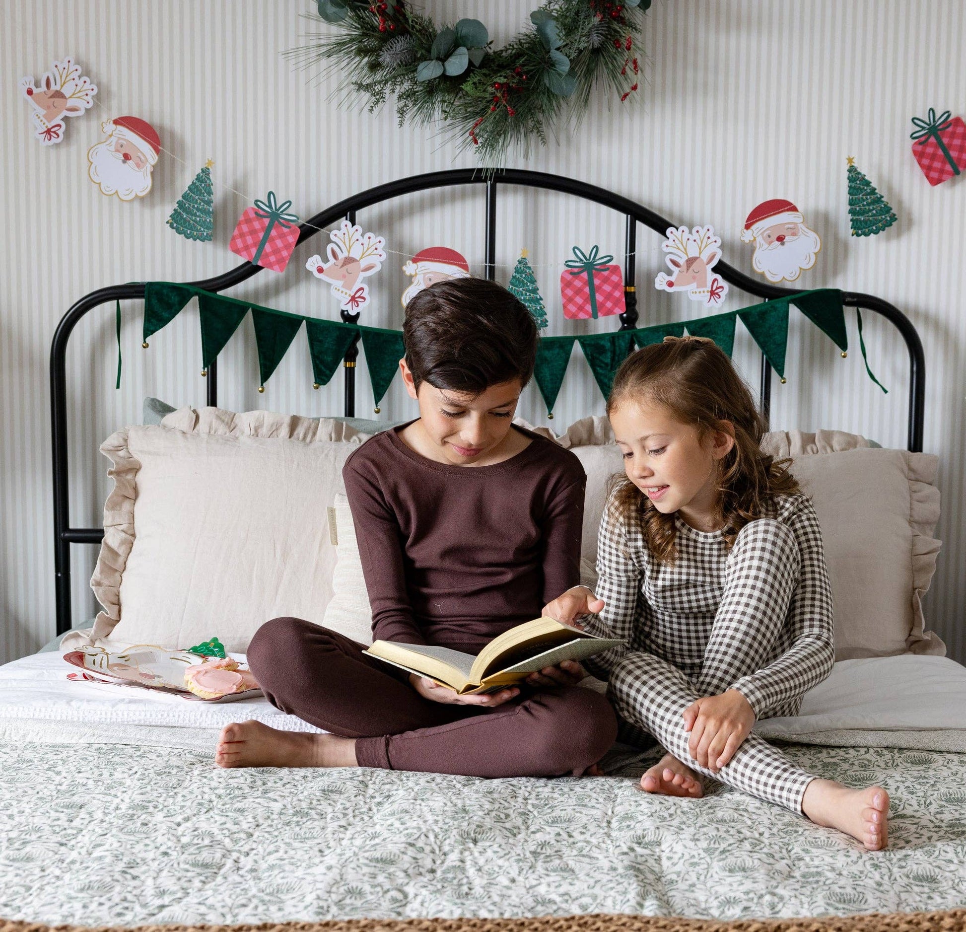 Whimsy Christmas Banner - SPARROW