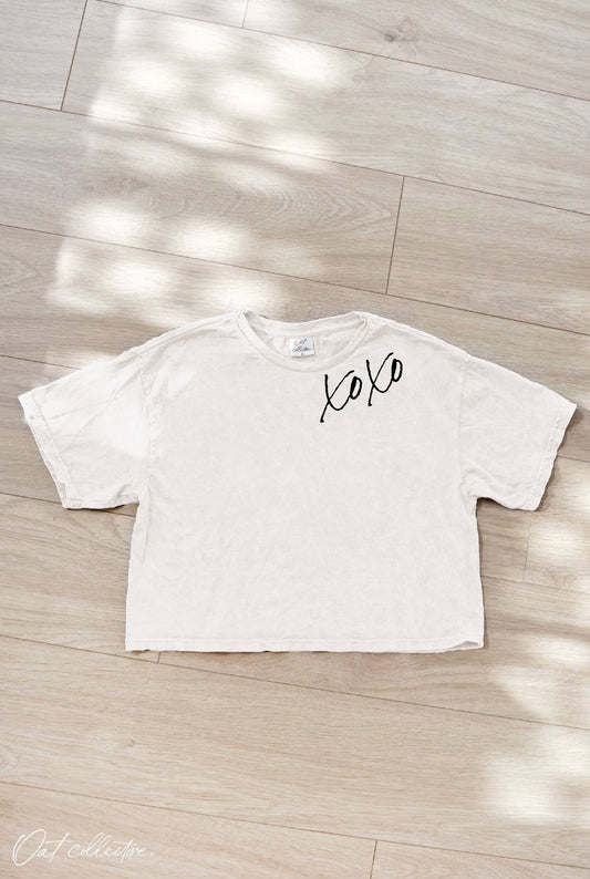 XOXO Cropped Tee - Cream - SPARROW