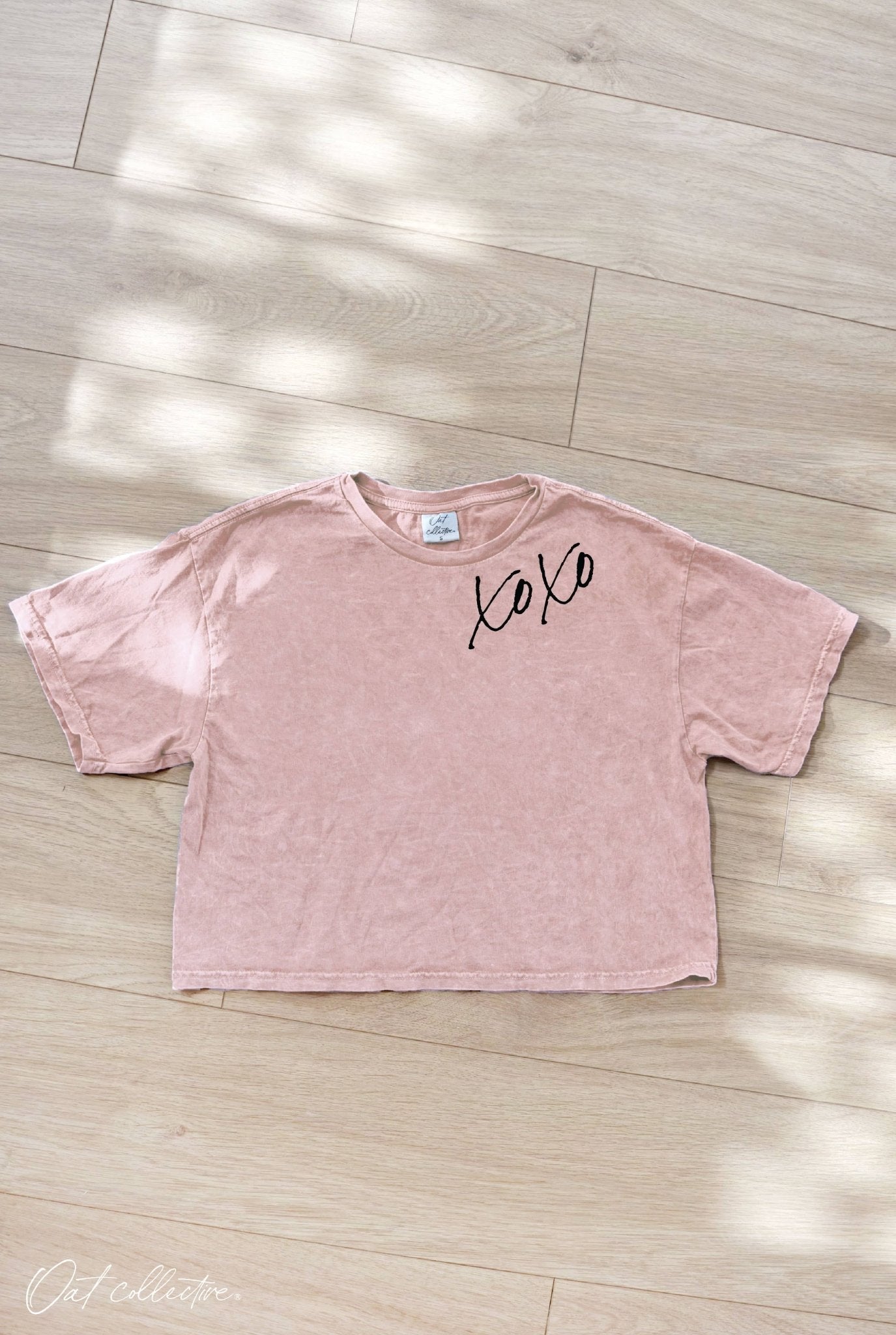 XOXO Cropped Tee - Pink - SPARROW